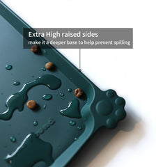 Hoki Found silicone mat high edge close-up shows raised lip containing messes.