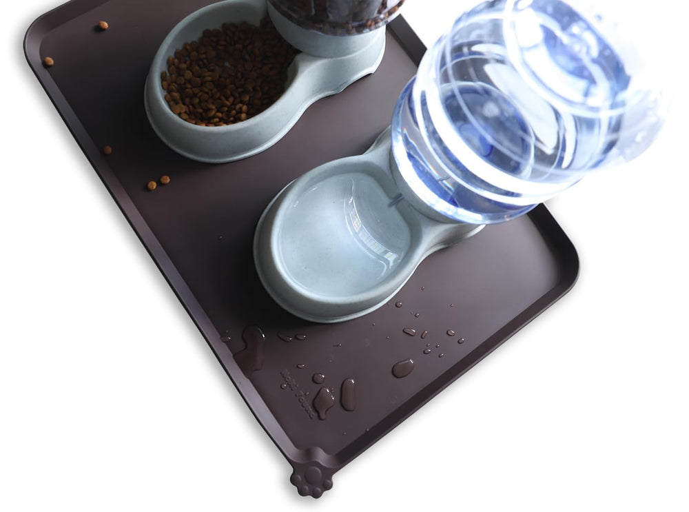 Hoki Found travel-friendly pet mat for on-the-go meals.