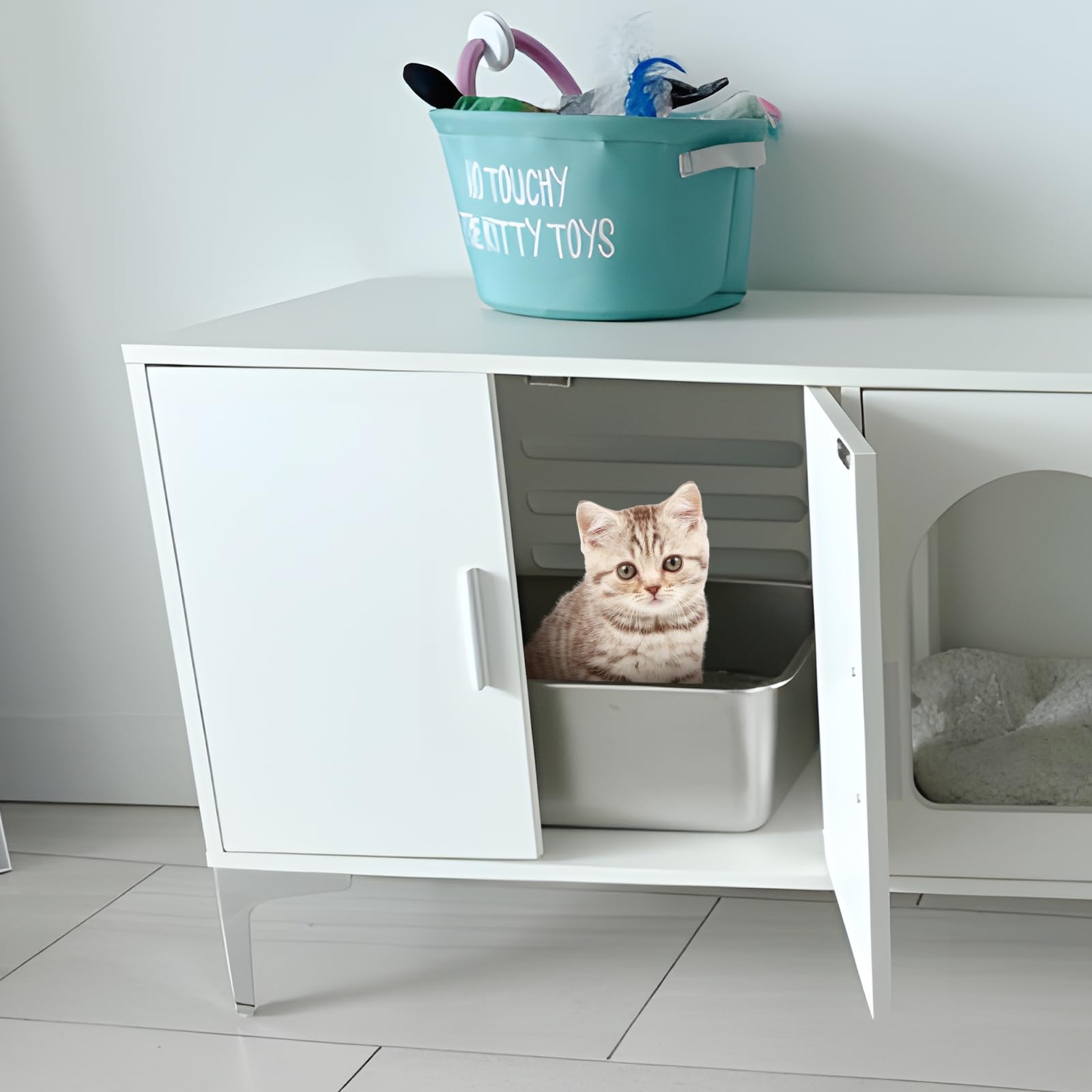Holintan stainless steel litter box in corner, odor control and easy maintenance.