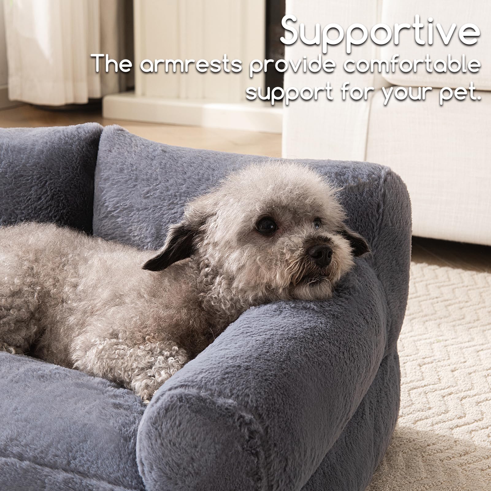 Hollypet Fluffy Plush Bed removable cover enables easy machine washing.