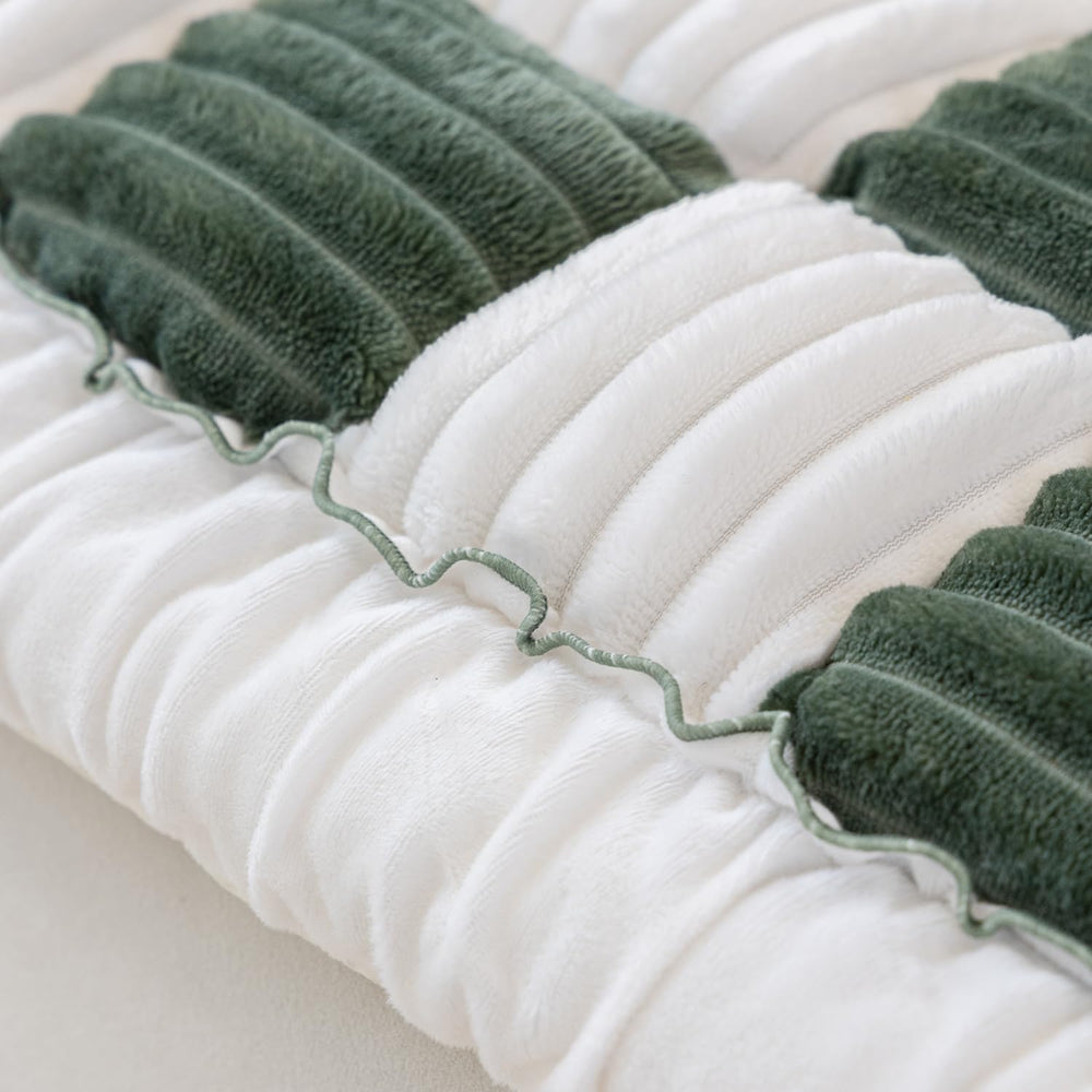 HOMEREFROM green plaid cover on sofa demonstrates durable cotton protection