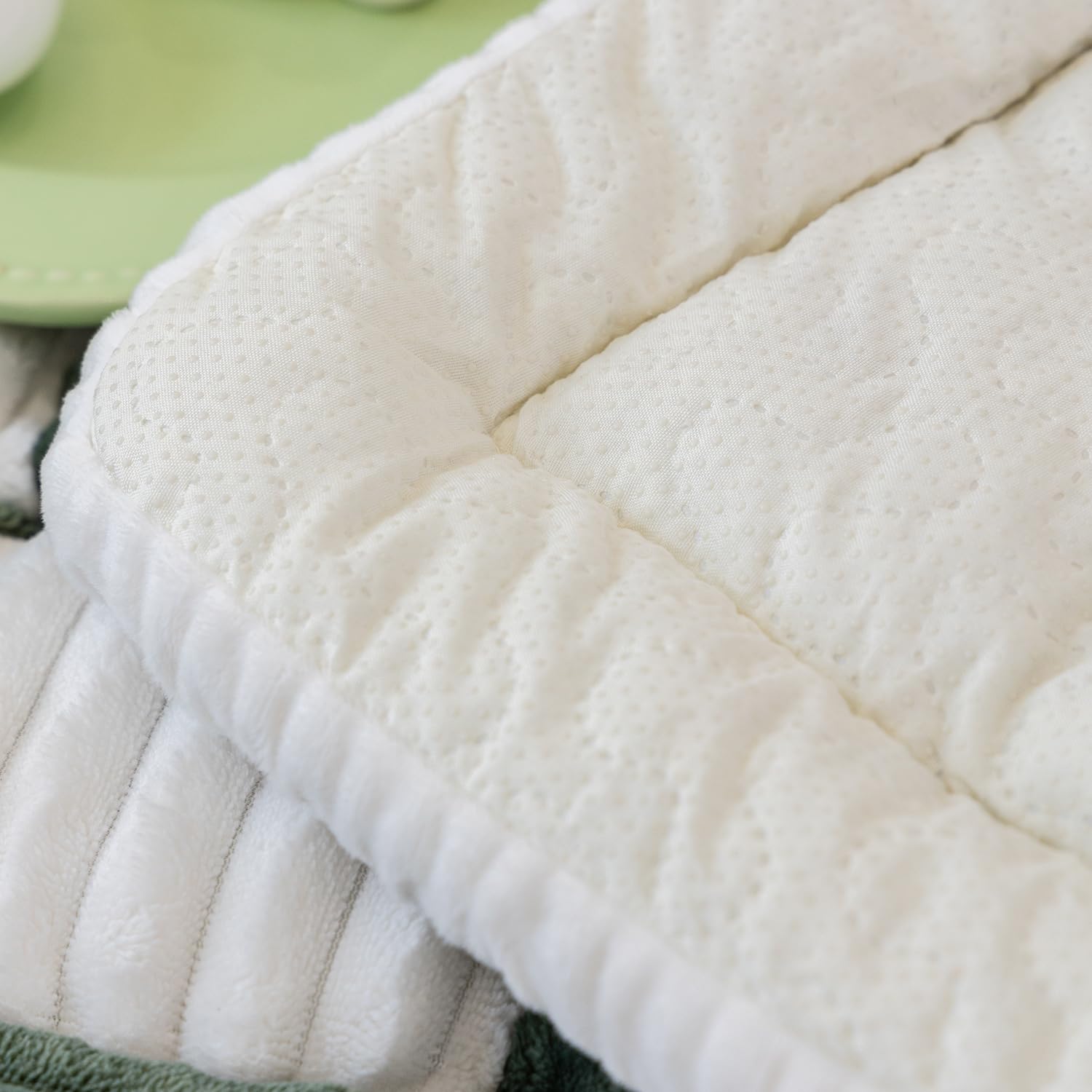 HOMEREFROM washable cotton blend close-up shows soft, breathable fabric