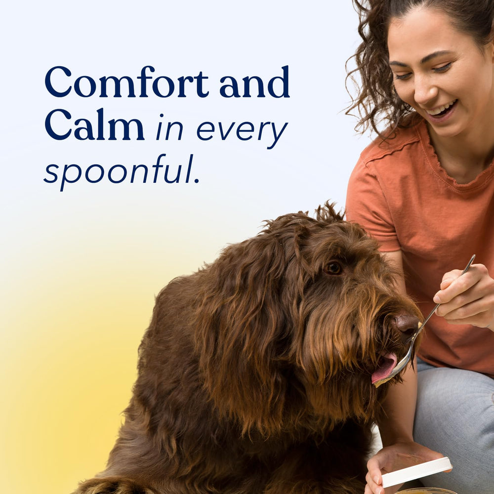 Honest Paws Calming Peanut Butter spread-on toy showing stress-free playtime.