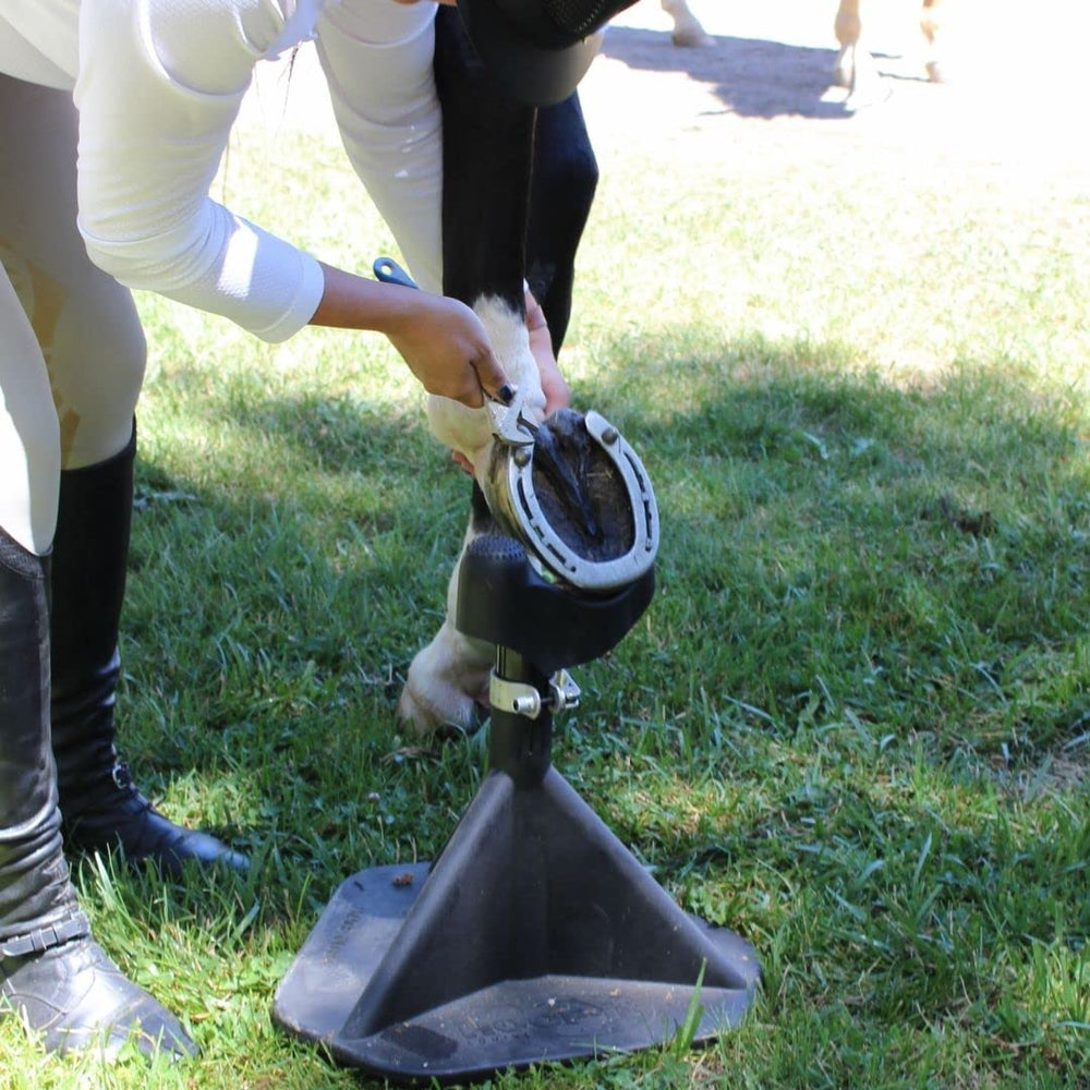 HOOF-IT Blacksmith Hoof Stand stability wings keep the unit steady during use.