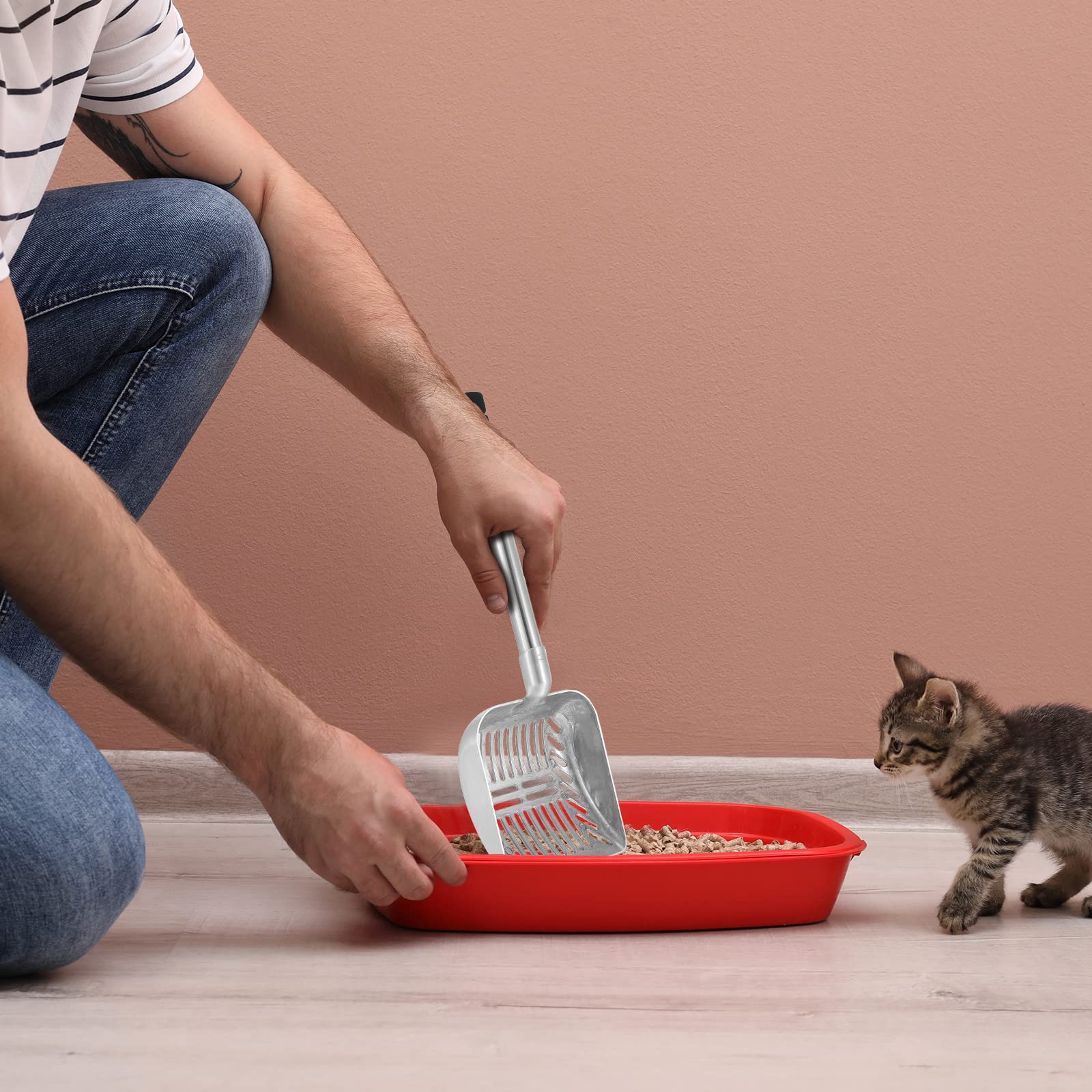 Hortsun extension-handle display illustrating versatile reach options.