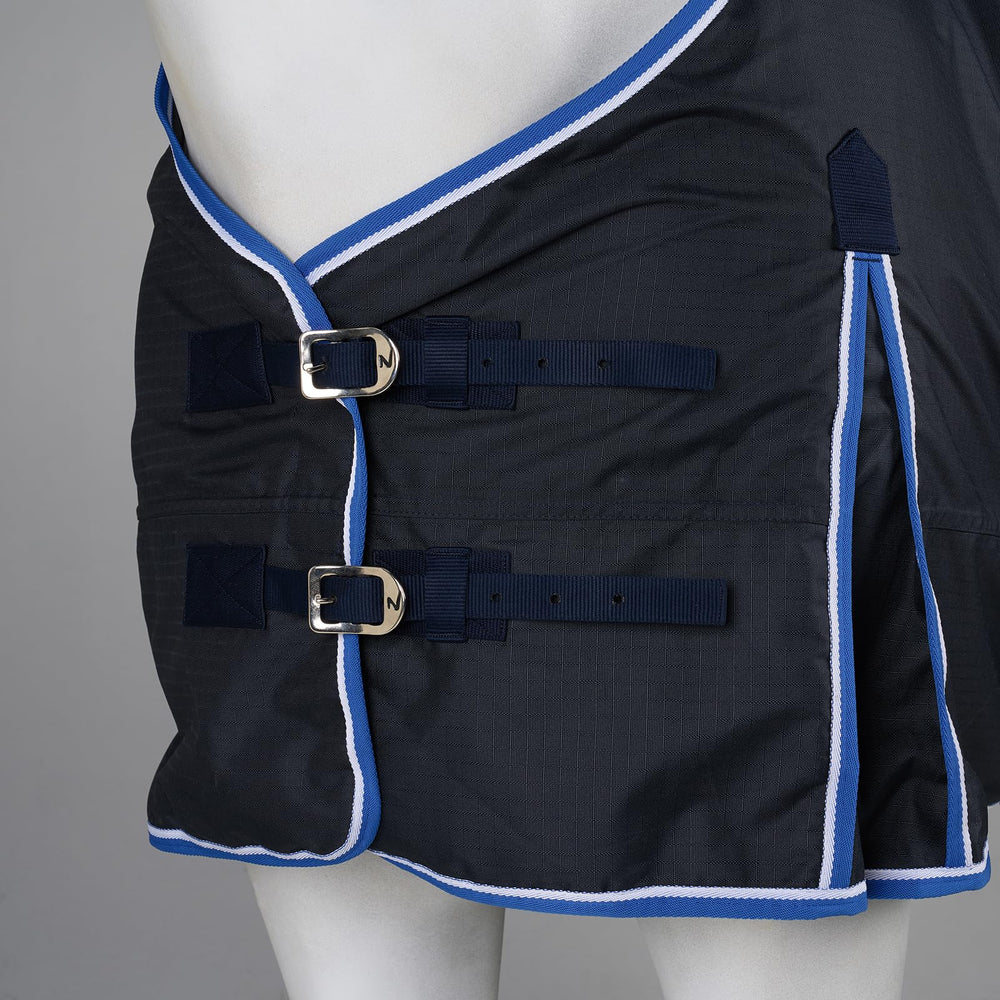 HORZE Glasgow turnout blanket buckle closures demonstrate quick, reliable front securing.