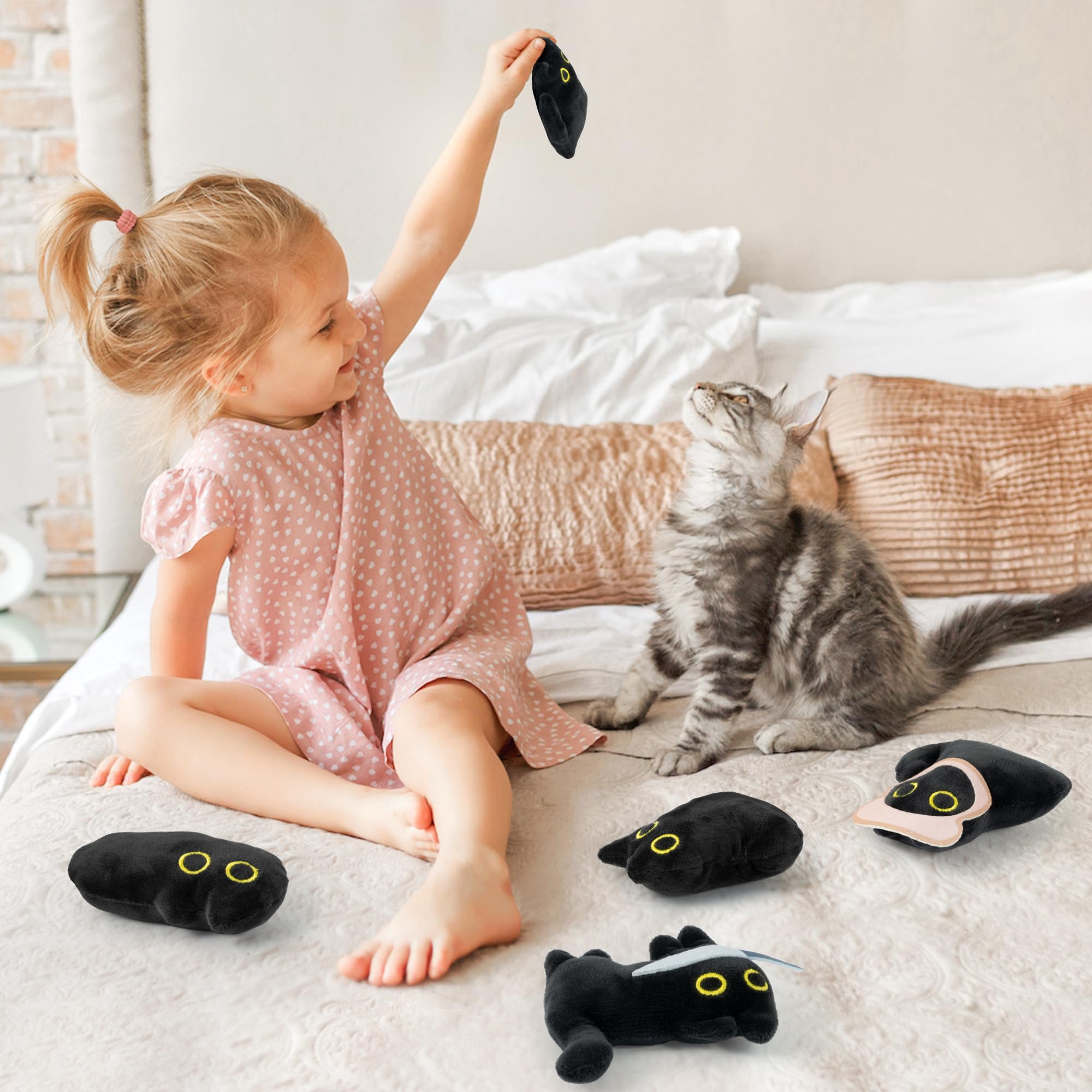 HubirdSall catnip toy set makes a thoughtful gift for cat lovers.