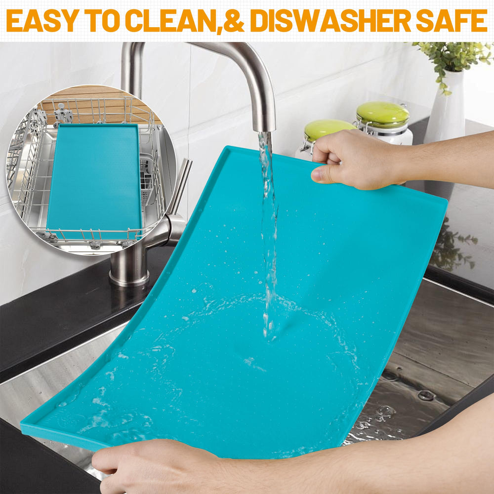 Hubulk portable-dog-feeding-mat-travel folds for on-the-go cleanup.