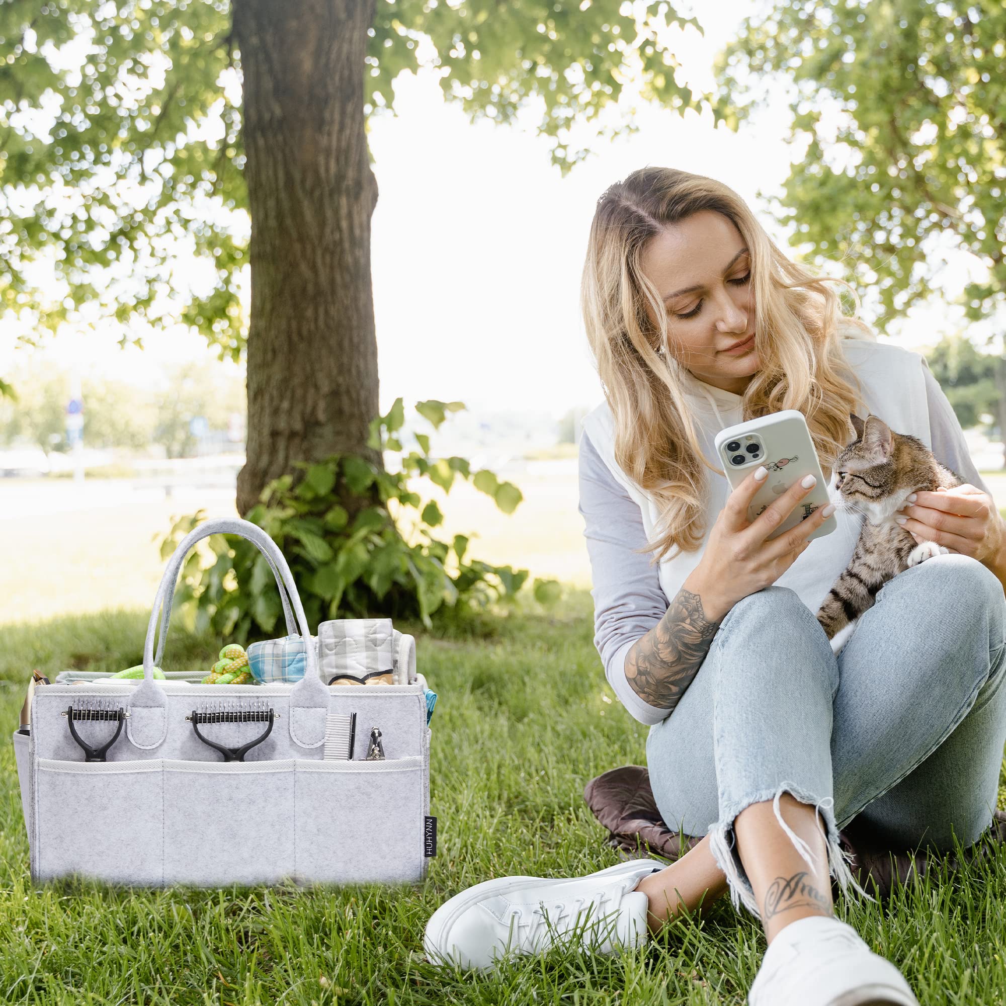 HUHYNN pet grooming tote premium felt material resists wear and keeps tools organized.