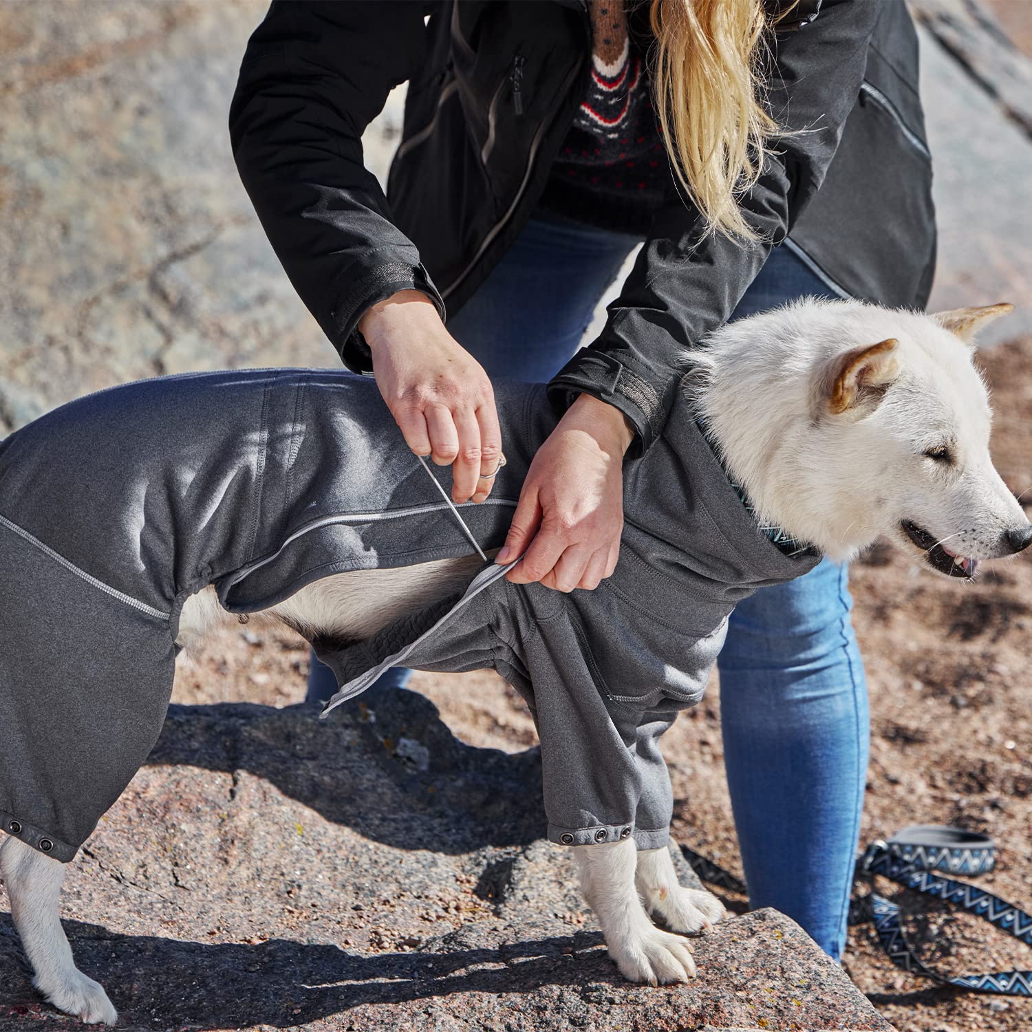 Hurtta Midlayer Dog Overall half-zip design allows easy dressing in chilly weather.