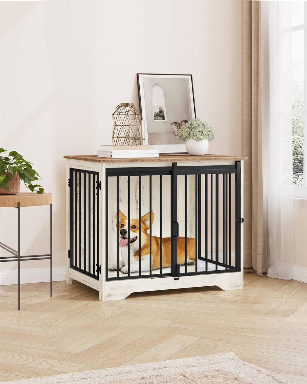 Hzuaneri wood crate finish close-up, durable wear-resistant surface.