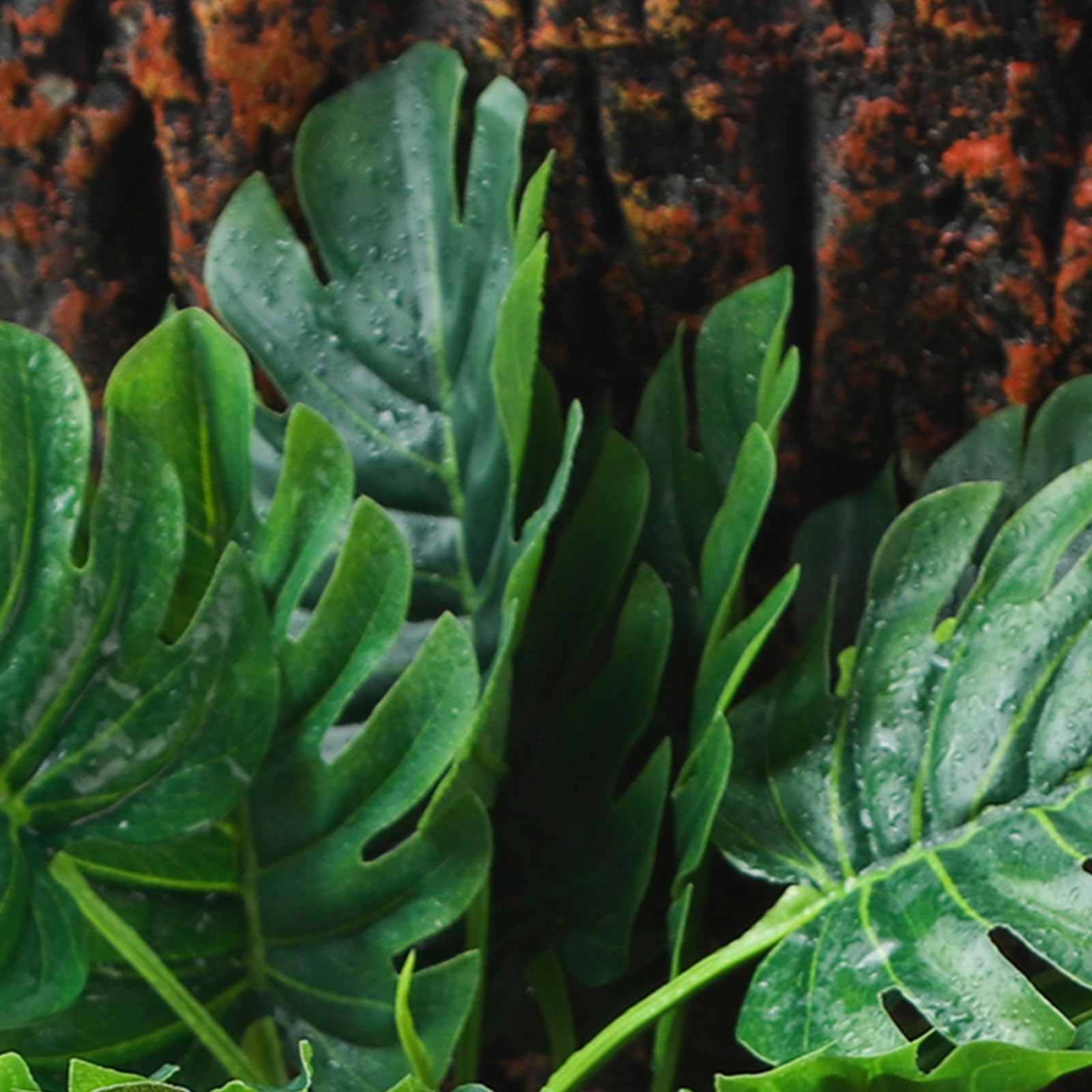 IBWell Reptile Plants gecko hide shade spot gives geckos a cozy hide and resting area.