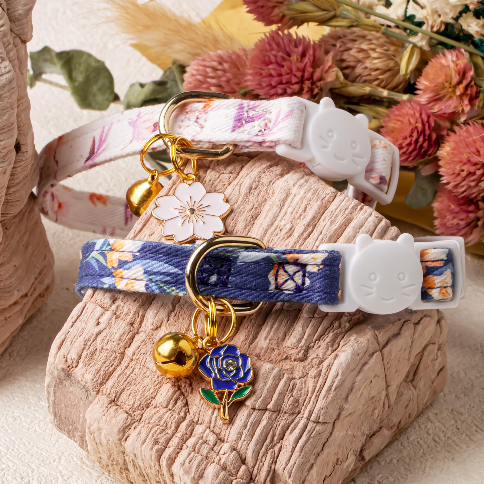 FYEQYAOU 2-Pack Cotton Breakaway Cat Collar – White & Blue Floral with Bell