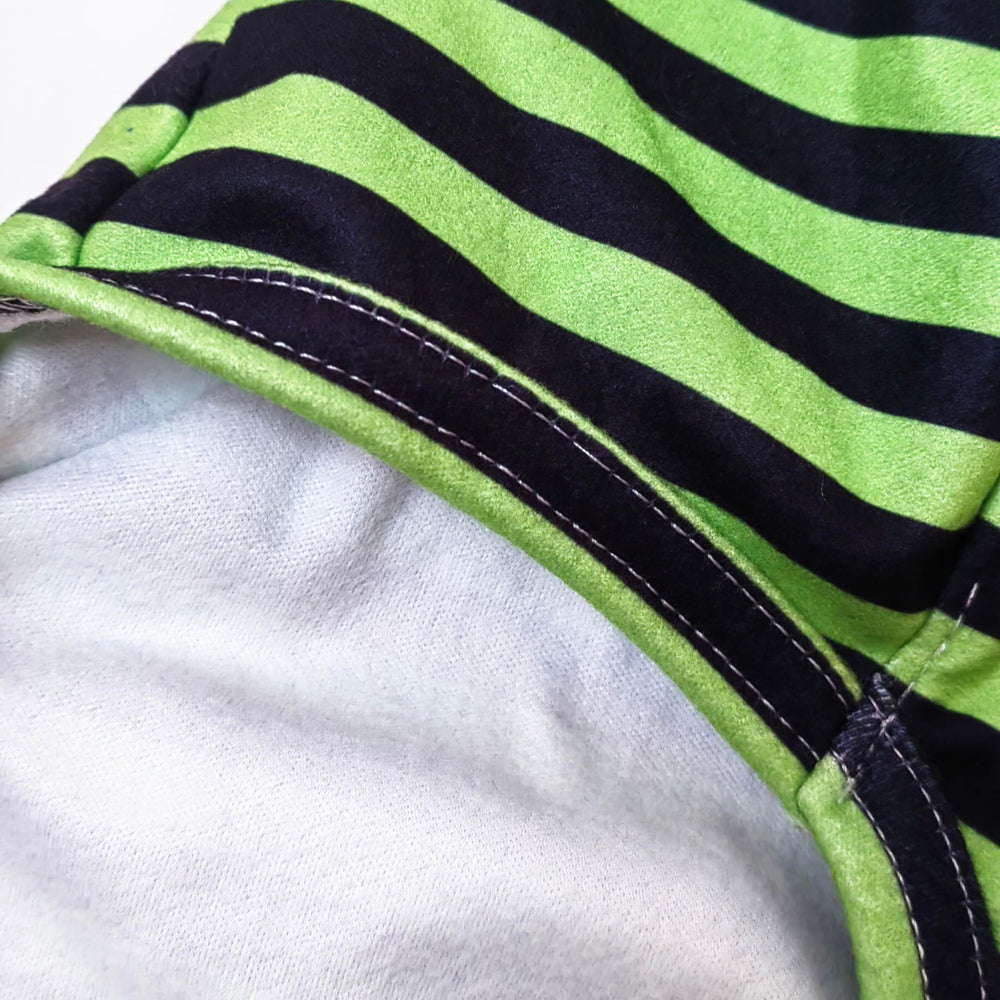 IMDOUBLEDOU Turtleneck neck closeup shows cozy collar feature.