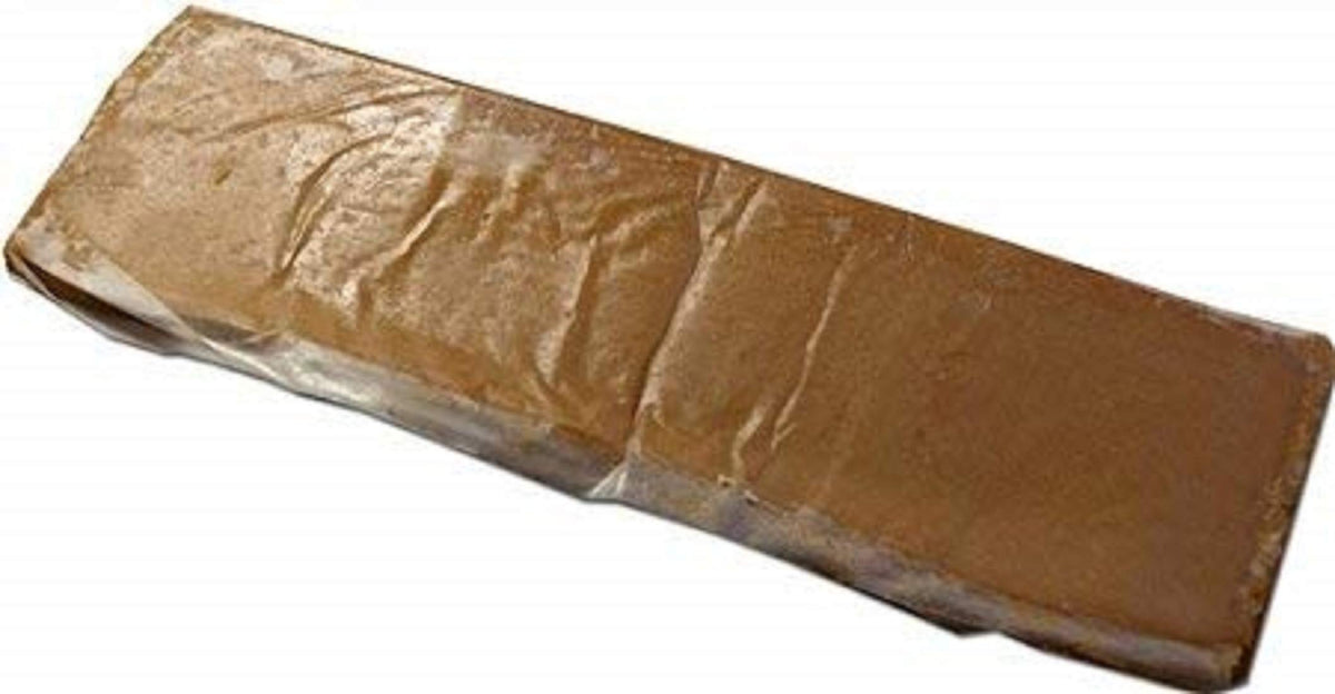 Pastilla de Polen de Importadores del Pueblo sobre la cámara de cría para nutrición equilibrada.