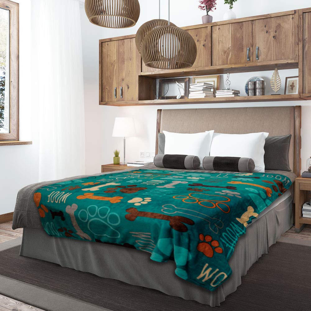 Infinity Republic Puppy Paws Easy-care design simplifies upkeep for busy households.