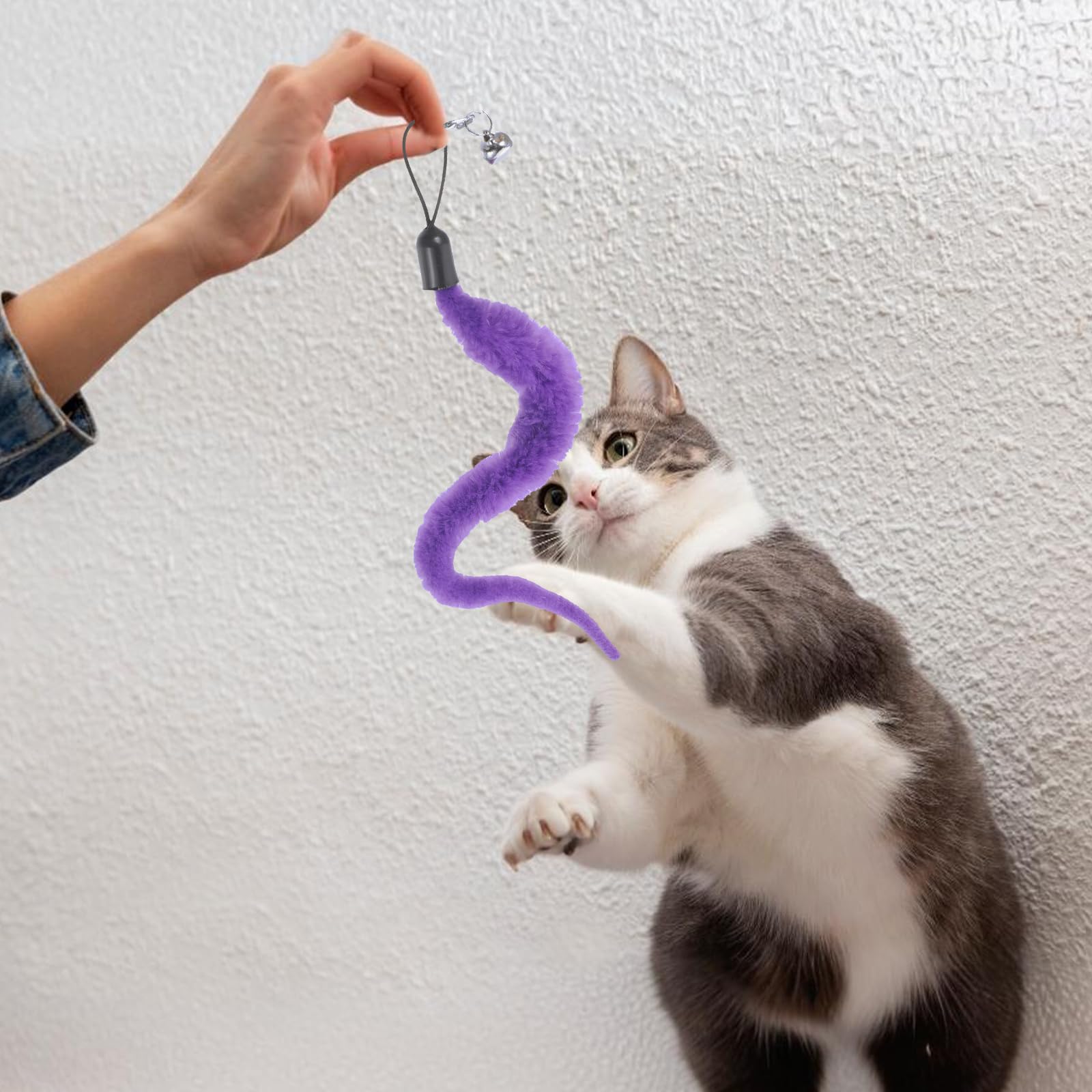 InnoHHustle cat worm toy refills with optional bell adds auditory play.