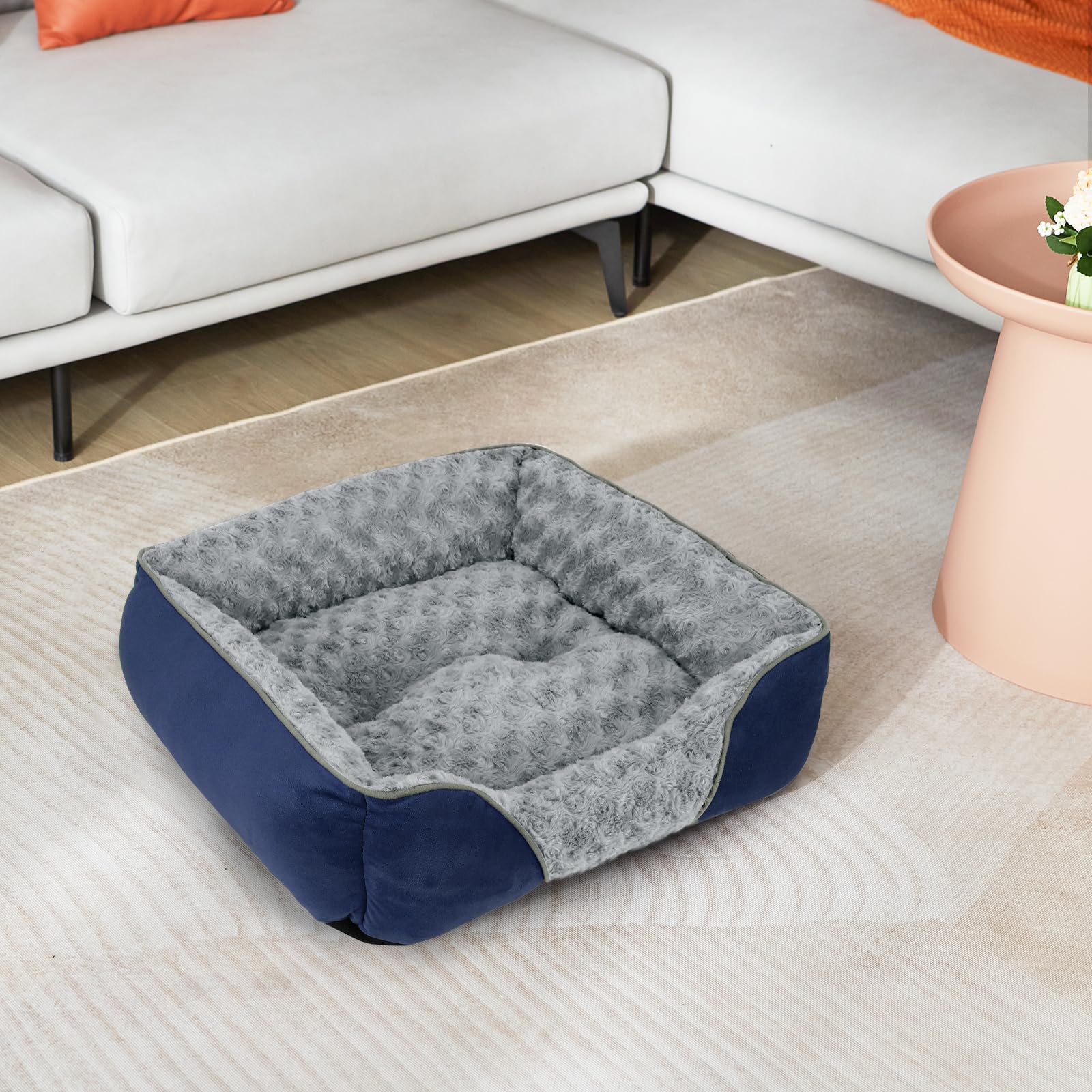 INVENHO pillow-edge support provides easy access for small and senior dogs
