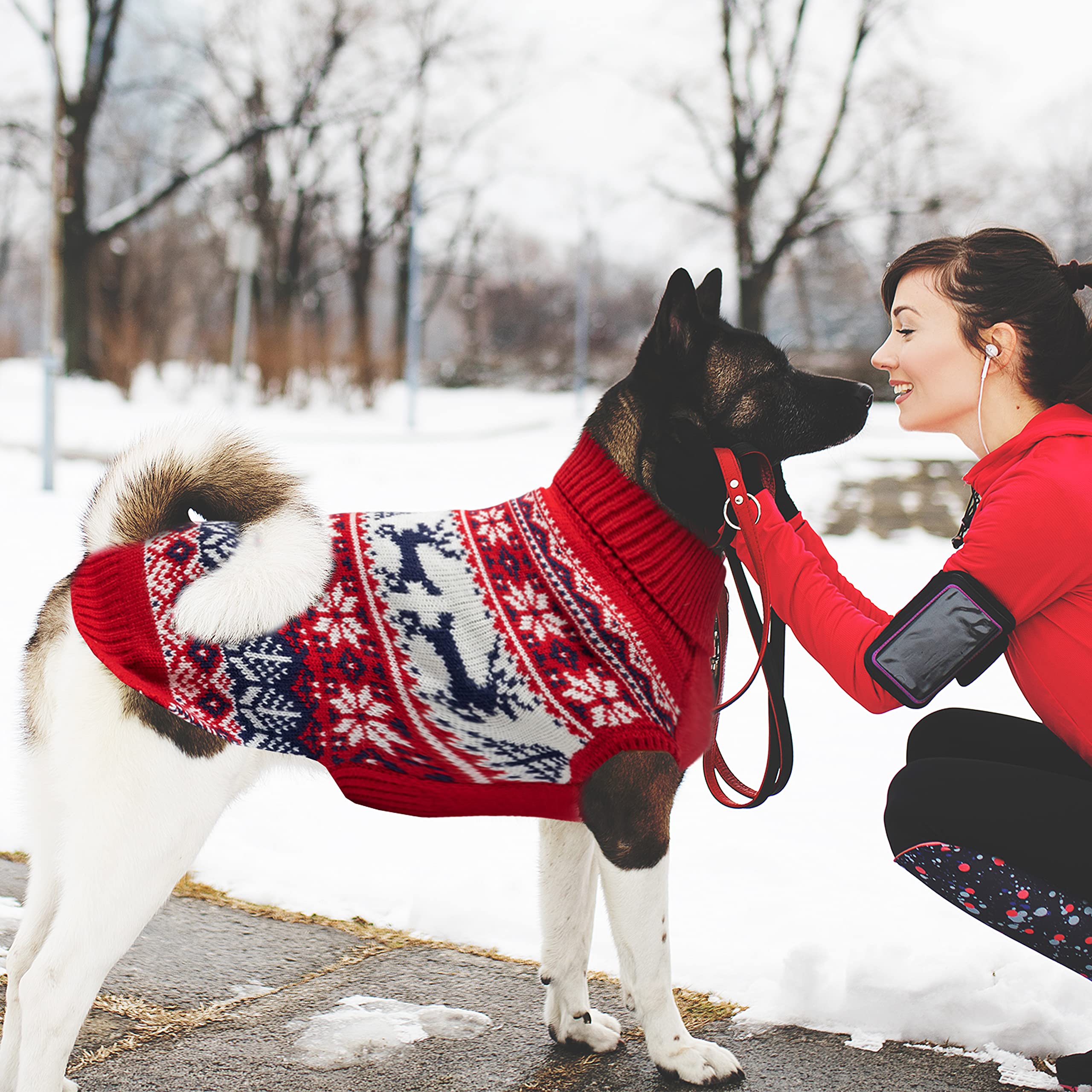 IPRAVOCI dog sweater machine wash care close-up for easy cleaning