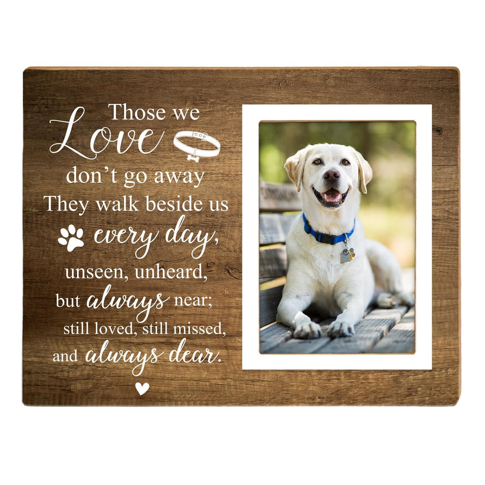 Itsoly memorial frame front view highlights handcrafted wood and 4x6 photo display for memory keeping