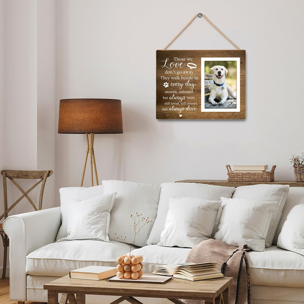 Itsoly wall-mount clips allow versatile memory display in any room
