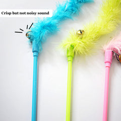 IUHKBH Cat Wand Toys feather closeup highlighting colorful visuals and engagement.