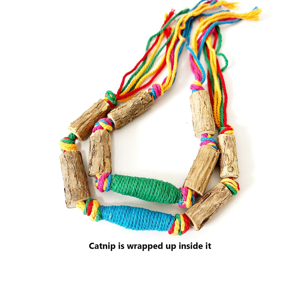 IUHKBH Silvervine Sticks include a refillable catnip bag for aromatic scent boost.