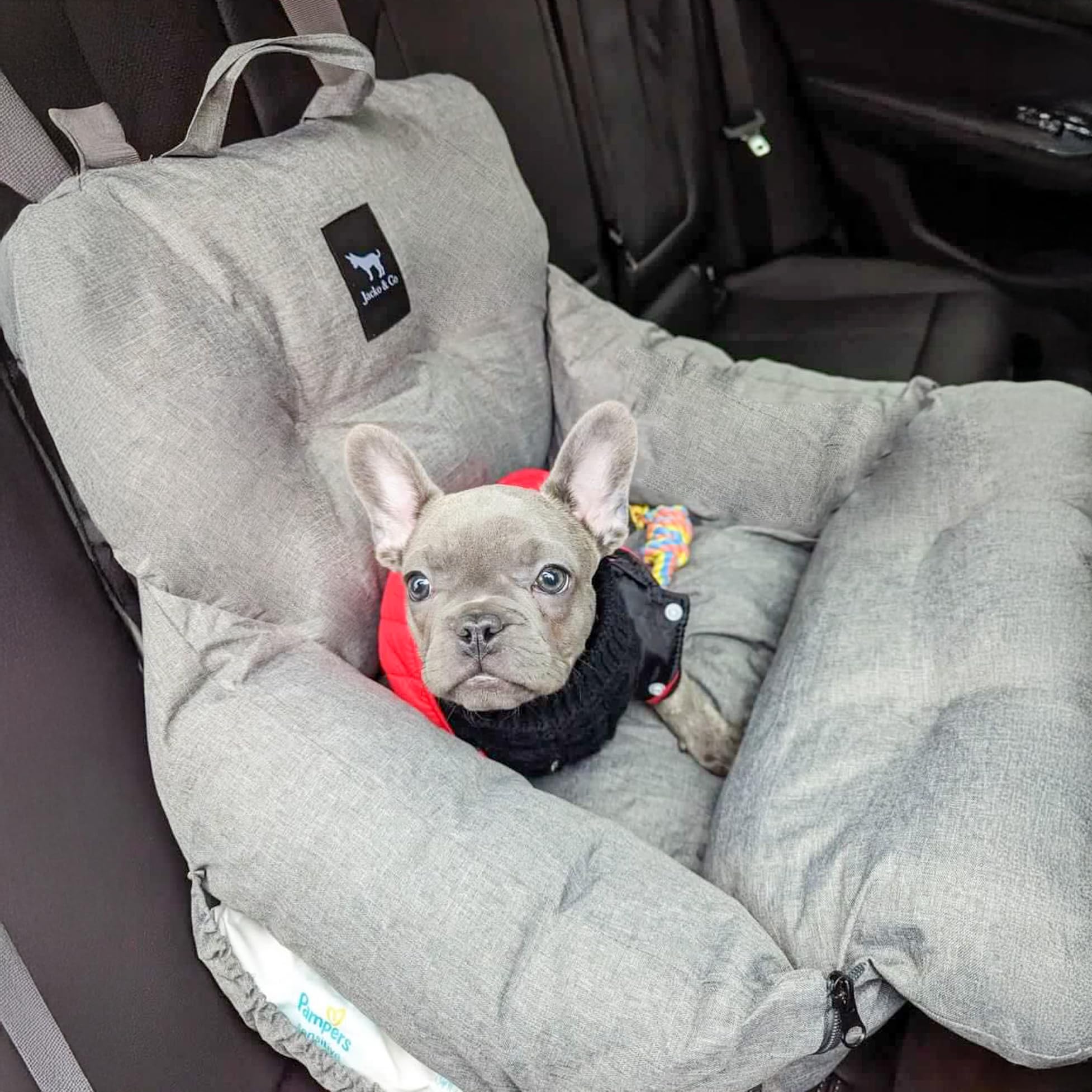 Jacko & Co Premium Dog Car Seat water-resistant Oxford fabric in daily use.