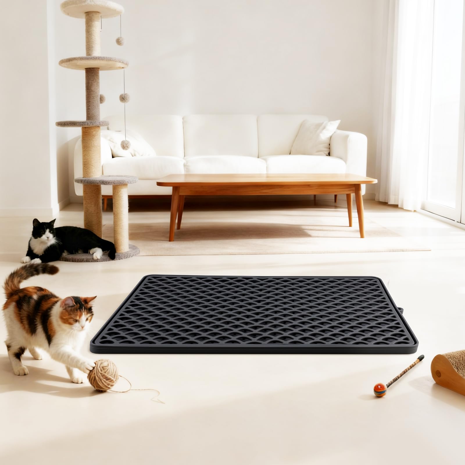 Jalopink compact mat fits most litter boxes and small spaces.