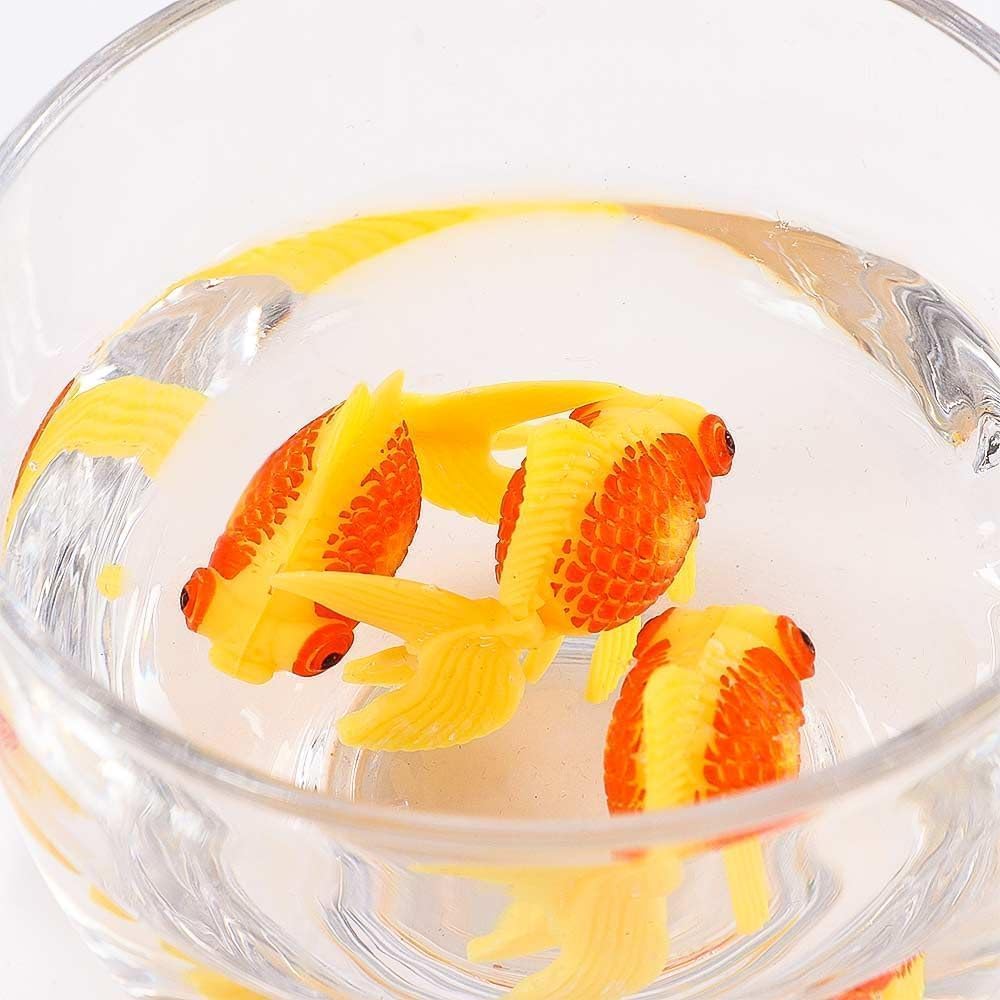 Jinshining orange goldfish figures provide durable plastic texture.