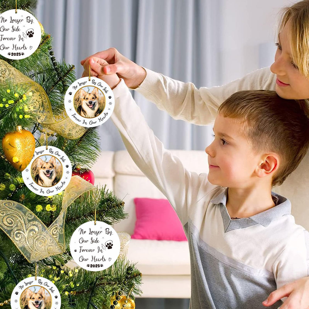 JUESMOS ornament with gold hanging string for easy tree display.
