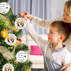 JUESMOS ornament with gold hanging string for easy tree display.