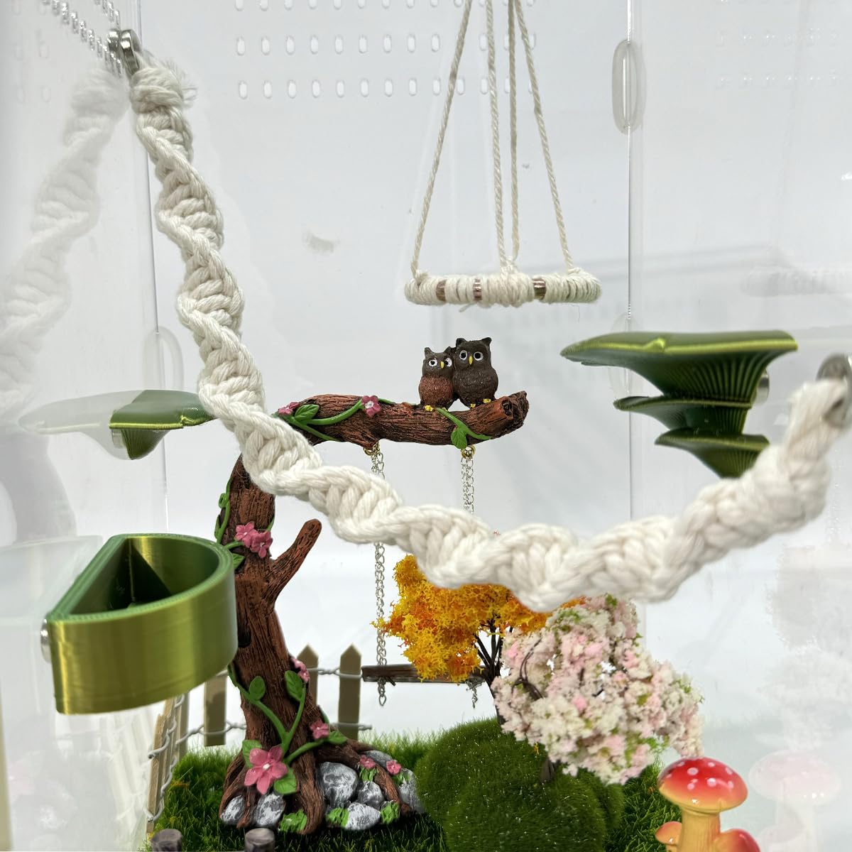 Julang natural cotton rope detail highlights durable, soft fibers.