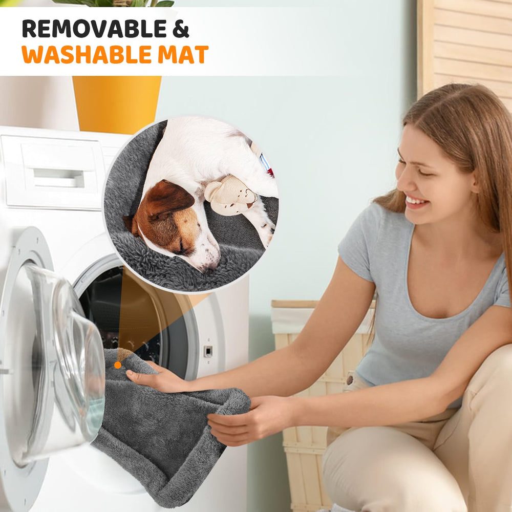 JUNGYOON cat carrier interior tether clip enhances security during transit.