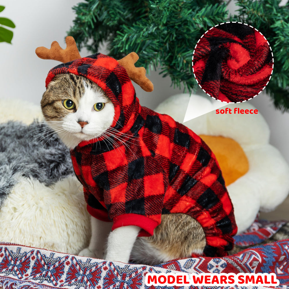 JVVGPET full-body warmth pajamas keep dogs cozy during winter activities.