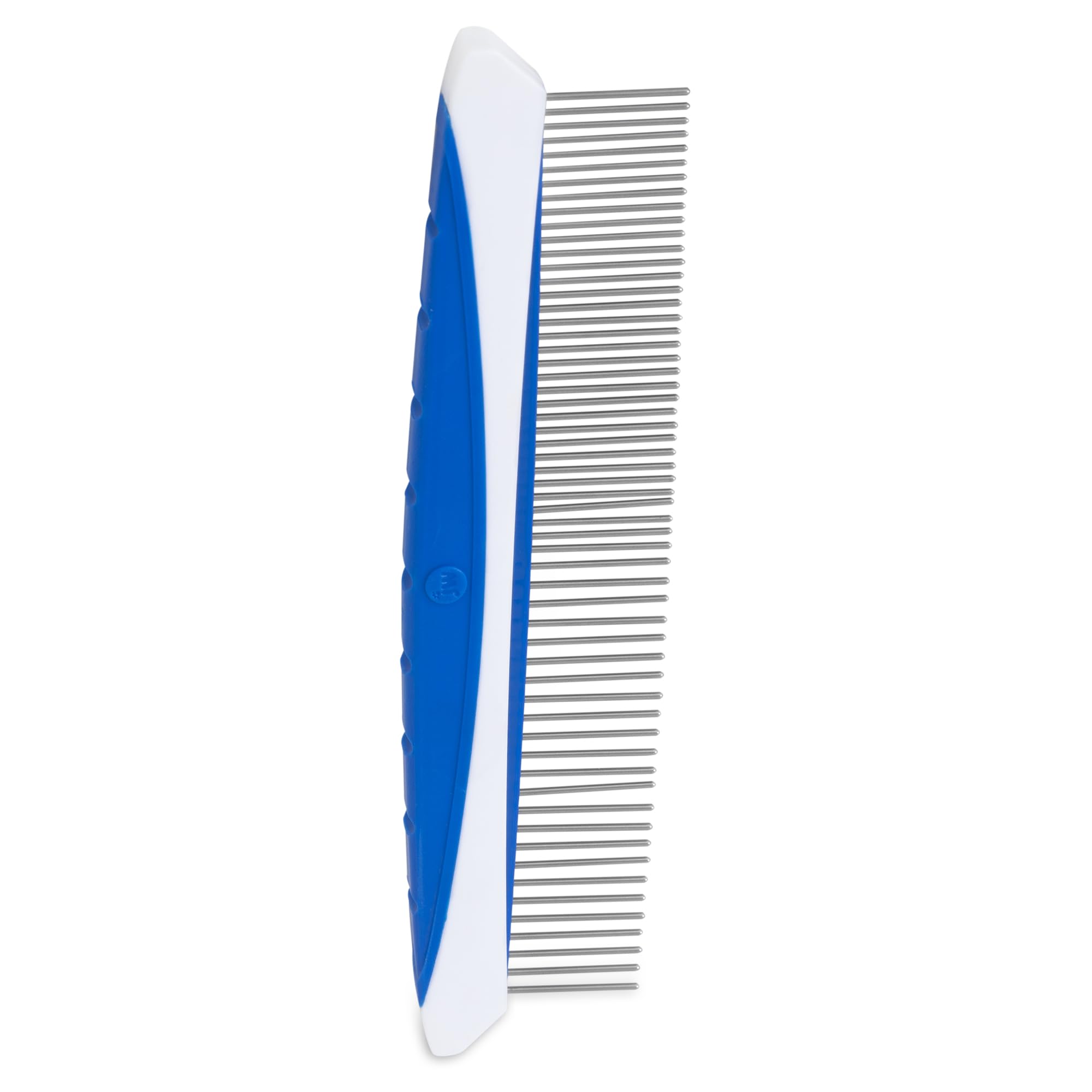 Closeup of JW GripSoft rotating teeth reaching tight spots with gentle grooming
