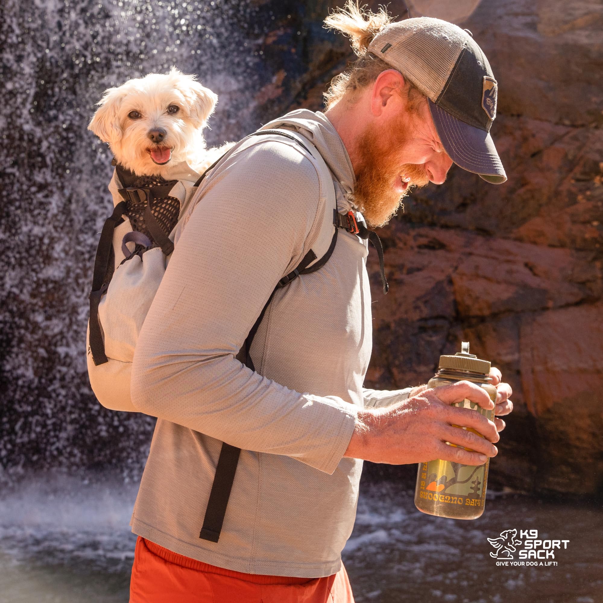 K9 Sport Sack Air 2 fur flap detail prevents hair snagging on zippers.