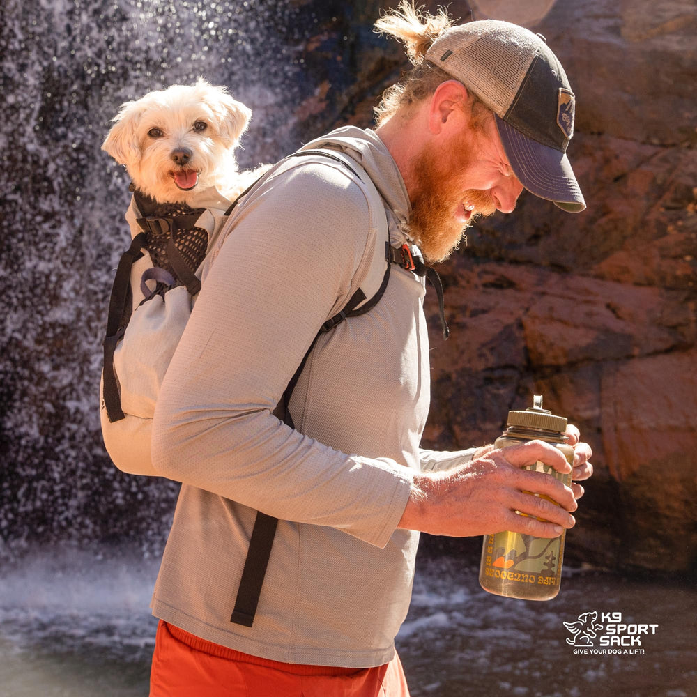 K9 Sport Sack Air 2 fur flap detail prevents hair snagging on zippers.