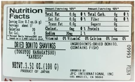 Kaneso bonito flakes serving shot, protein-rich cat treat option