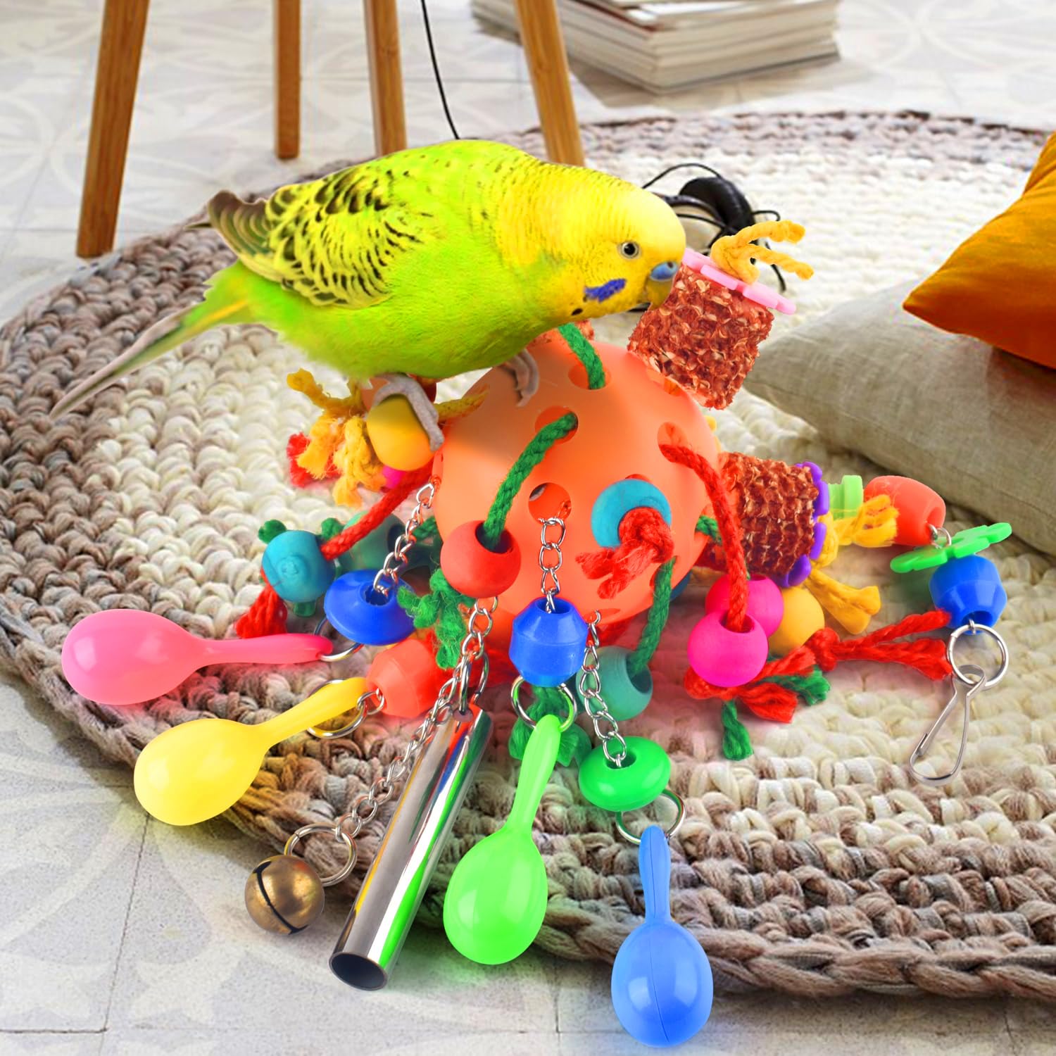 KATUMO mini-maracas introduce cheerful sounds to bird playtime.