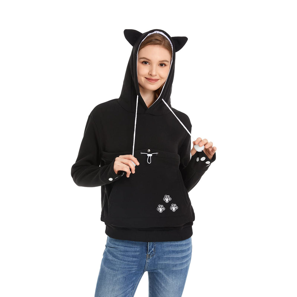 Kei Tomlison big pouch hoodie in spring/autumn scene highlights versatile outerwear