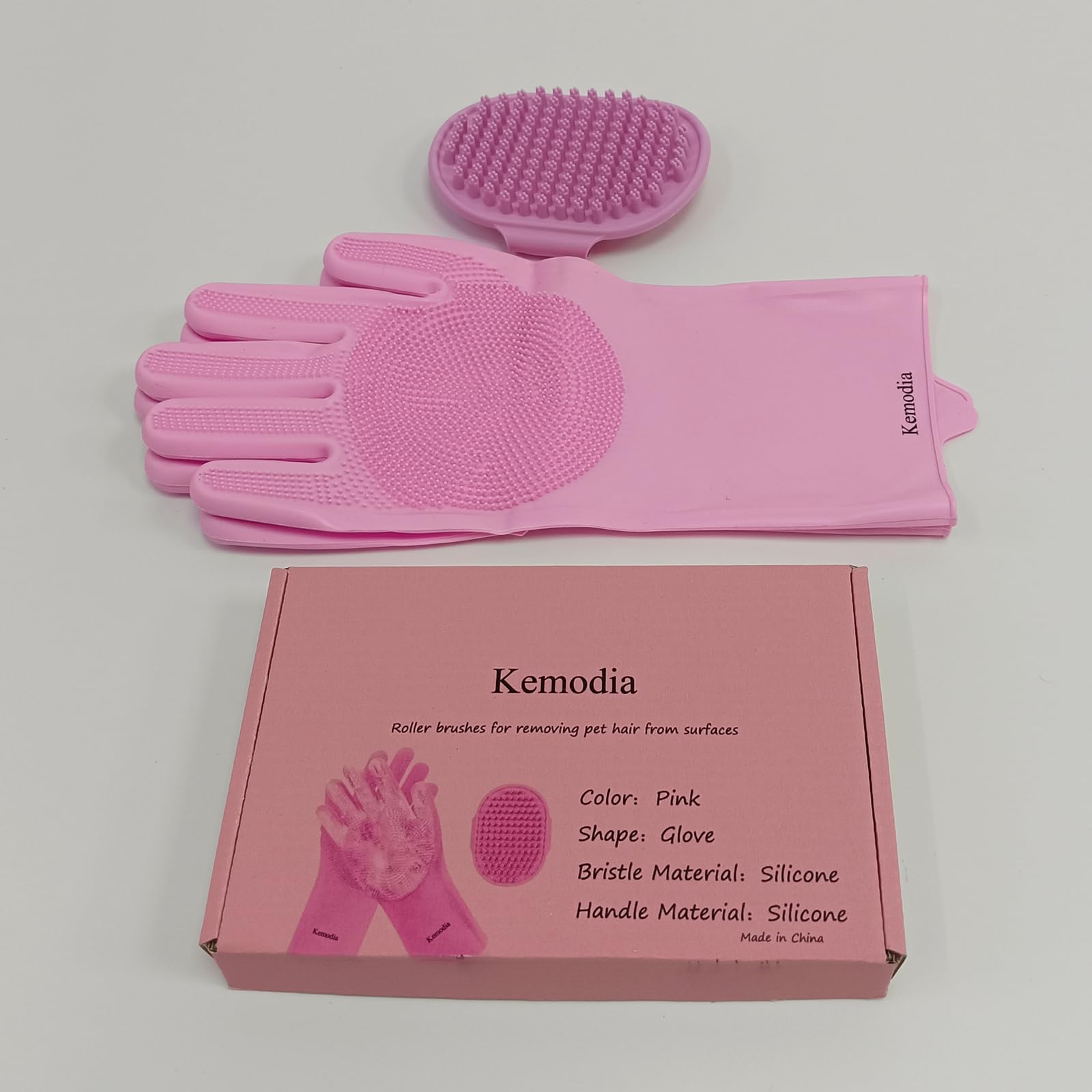 Kemodia spa-like pet bath experience emphasizes gentle massage and coat care.