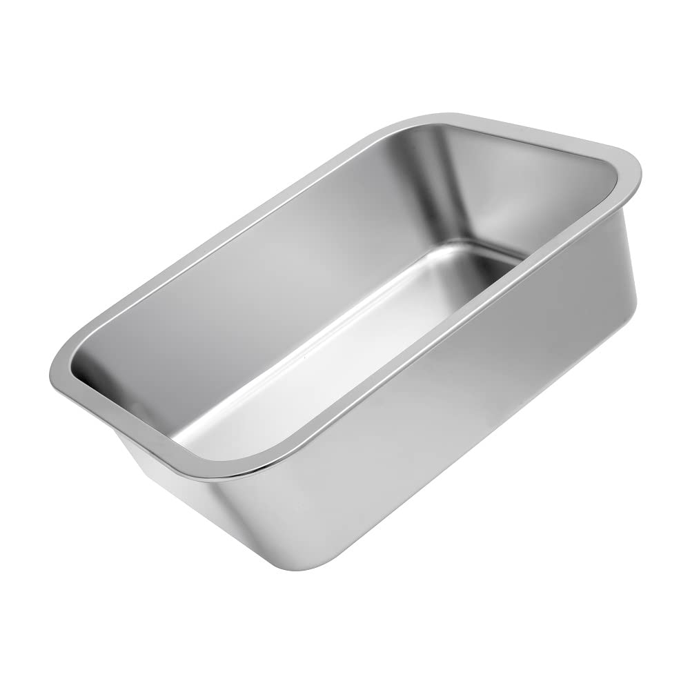 Kichwit stainless steel bowl resists staining and cleans easily after meals.