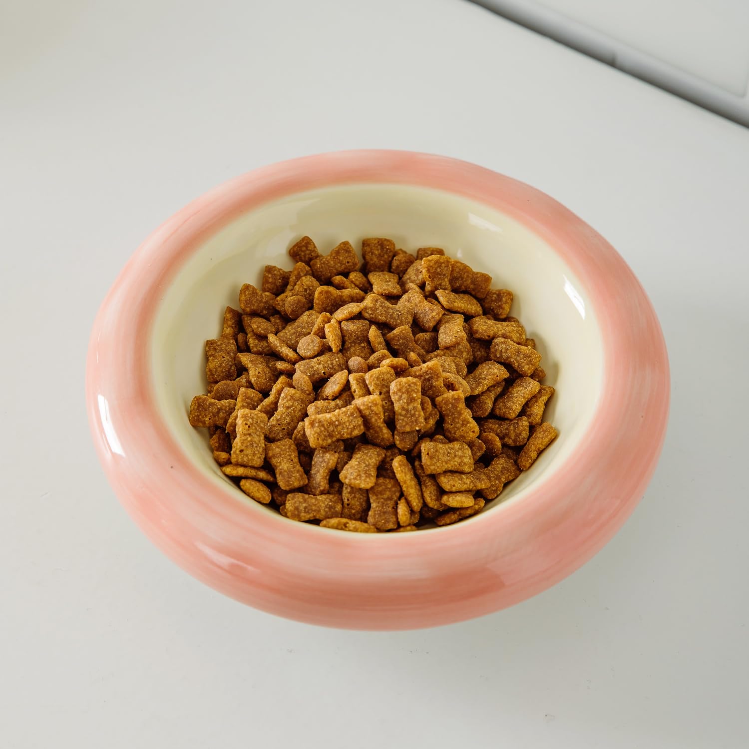 KITCHENLESTAR ceramic bowl with dishwasher-safe feature for easy cleanup.