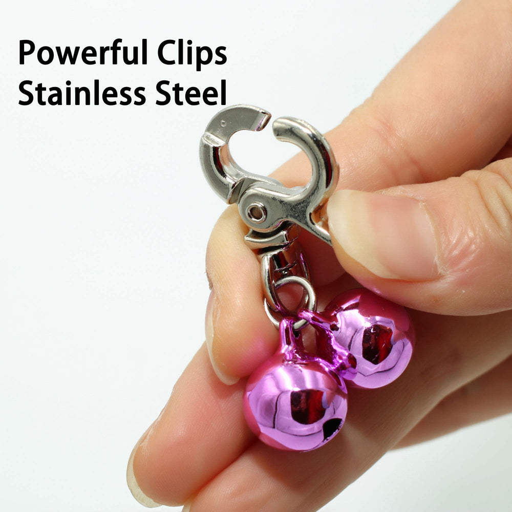 KITTAIL two-pack with clips demonstrates easy attachment to different D-rings on collars.