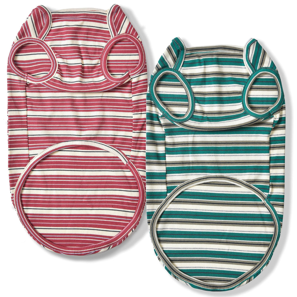 Knuffelen pine green and plum red dog shirts display vibrant color options.