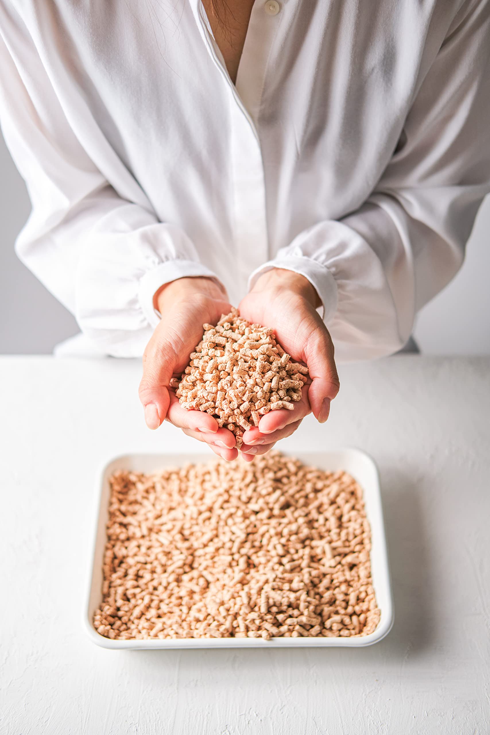 KOCHO Hinoki litter 3.4 lb one-month supply for small households.