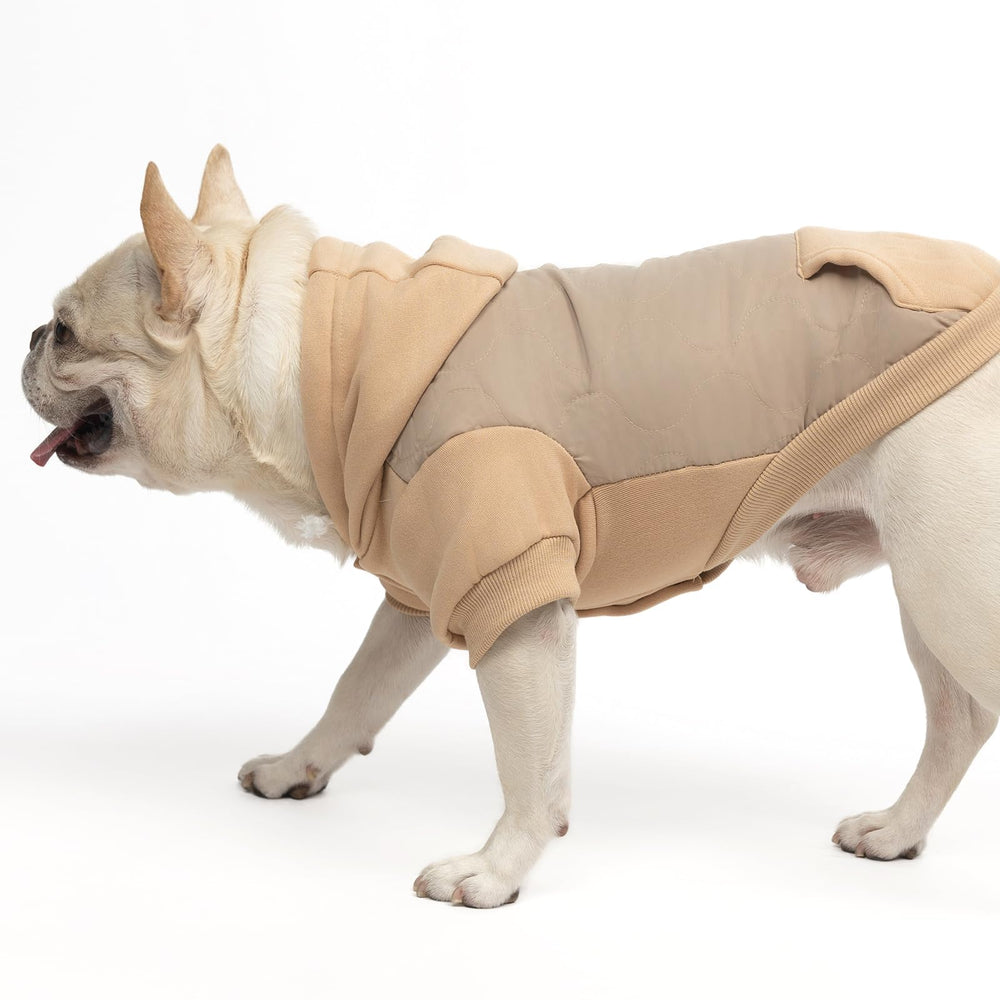 KOOLTAIL hood with drawstring stabilizes warmth against cold wind.