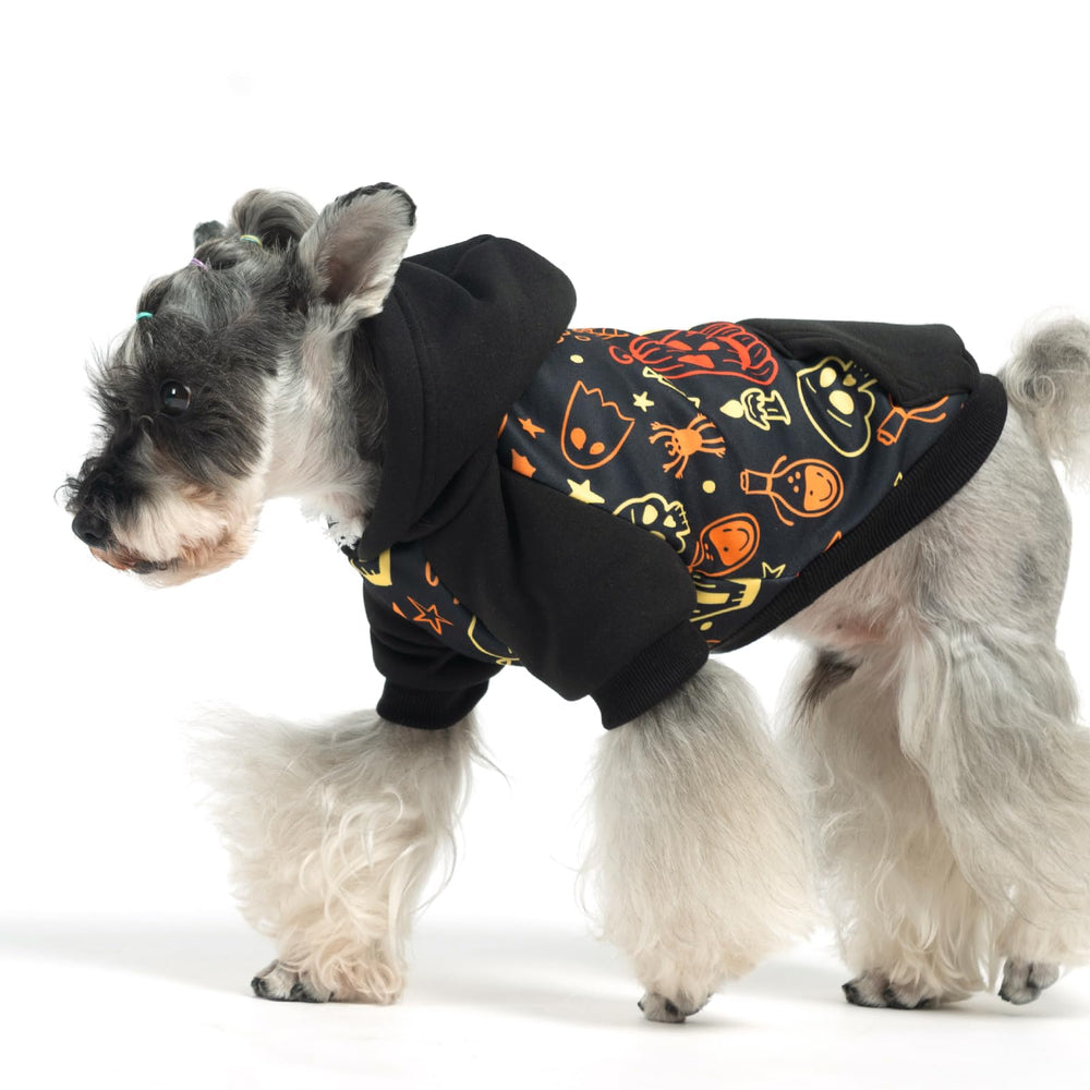 KOOLTAIL adjustable drawstring hood provides wind protection on outdoor strolls.