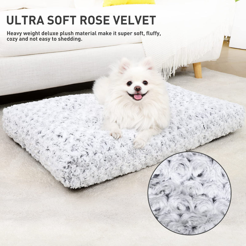 KSIIA Deluxe Dog Bed anti-slip bottom detail preventing crate movement